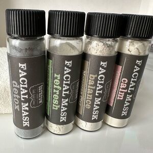 Set of 4 Facial Mask Sample Set - Detox, Refresh, Balance, Calm w. Washcloth